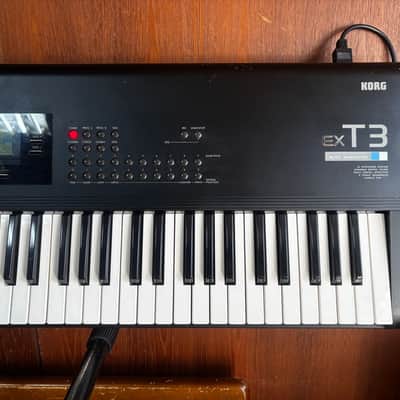 Korg T3 EX Music Workstation Synthesizer New Internal Battery w/ case image 3