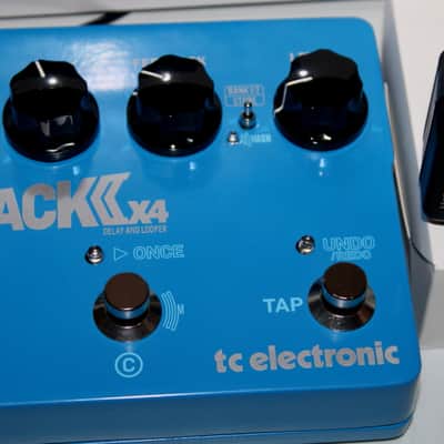 TC Electronic Flashback 2 X4 Delay and Looper Effects Pedal with power adapter image 3