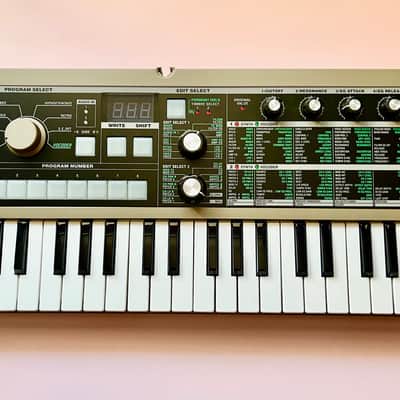Korg MicroKORG 37-Key Synthesizer/Vocoder 2002 - 2019 - Gold