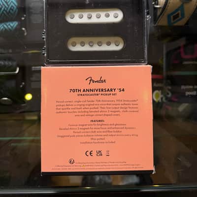 Fender 70th Anniversary '54 Stratocaster® Pickup Set image 3