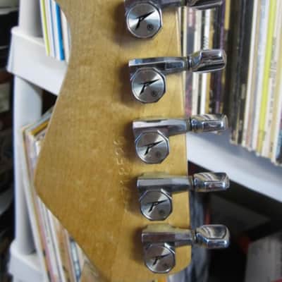 Peavey T-60 with Maple Fretboard 1981 - Sunburst image 10
