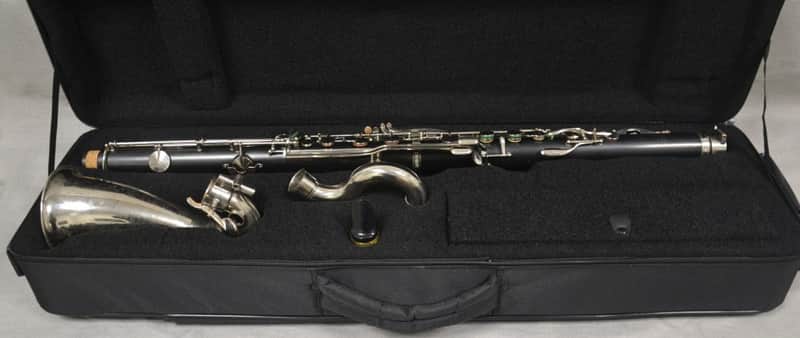 Clarinete Bajo Yamaha 220 en perfecto estado image 1