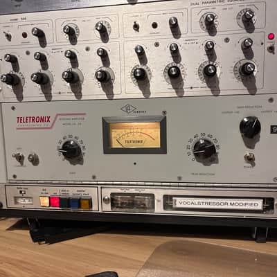 Universal Audio LA-2A Leveling Amplifier / Optical Compressor | Reverb