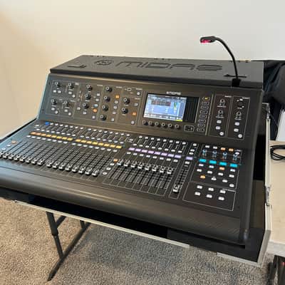 Midas M32 LIVE 40-Channel Digital Console image 1