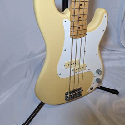 Fender American Standard Precision Bass 1983 image 3