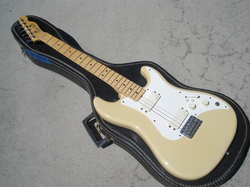 Rare Fender USA Bullet H2 - Vintage White Finish - 2 Humbuckers 
