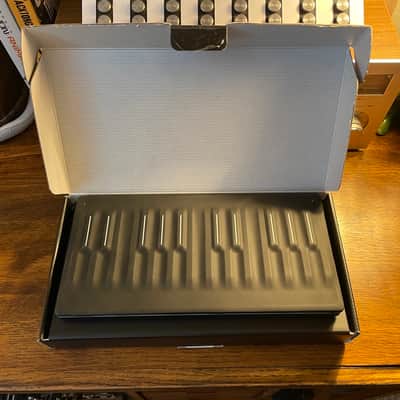 ROLI Seaboard Block 24-Key Expressive MIDI Keyboard Controller 2010s - Black image 2