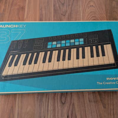 Novation Launchkey 37 MKIV MIDI Keyboard Controller - Black image 10