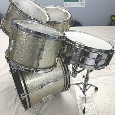 1965 Ludwig Club Date 5-Piece – Champagne Sparkle – Keystone Badges – One Owner – 20/12/13/14 + Supra image 2