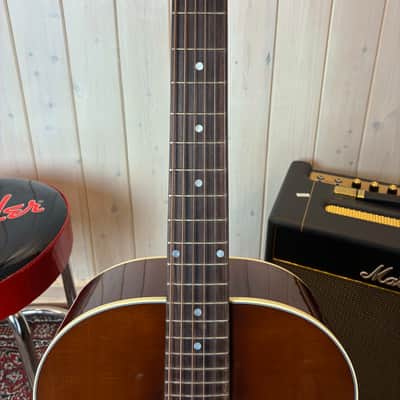 Gibson J-45 Standard 2025 - Honey Burst image 3