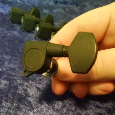 1990s Gotoh Style Flat Black Tuners RH 6 in line image 2