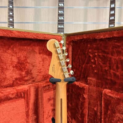 Immagine Fender Limited Edition Classic Series '50s Stratocaster® Fiesta Red Gold Hardware Chitarra Elettrica - 9