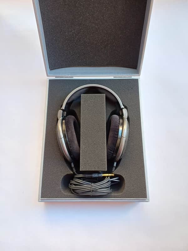 Sennheiser HD 650 High-Definition Open-Back Reference Headphones
