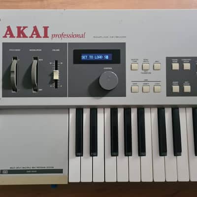 Akai X7000 Sampling Keyboard (GOTEK) 1980s - Silver image 7