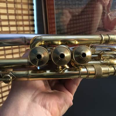 BLOW OUT DEAL KING SILVERTONE CORNET 1949 STEARLING SILVER MARKED  GREAT valves LOVELY GREAT YR. PLAYER need some attention image 22