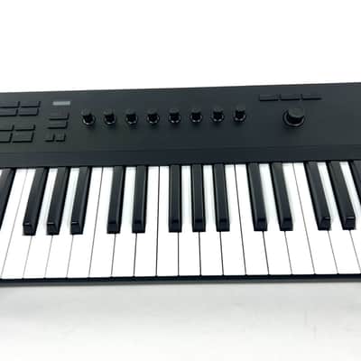 Used Native Instruments Komplete Kontrol A61 image 3