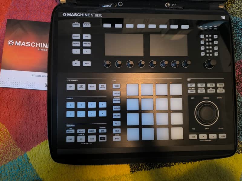 Native Instruments Maschine Studio 2010s - Black image 1