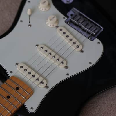 Fender The Edge Artist Series Signature Stratocaster 2016 - 2019 - Black image 12