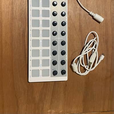 Arturia BeatStep MIDI Controller 2014 - Present - White image 2