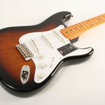 Fender 70th Anniversary American Vintage II 1954 Stratocaster Maple Fingerboard 2-Color Sunburst V702342 image 3