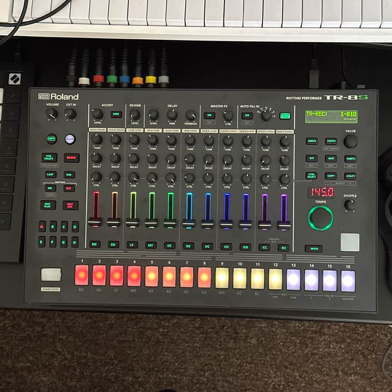 Roland TR-8S Rhythm Performer Drum Machine | Reverb UK