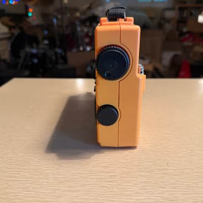 GRUNDIG FR-200 Emergency Radio Battery Crank  SW/AM/FM Flashlight Case Working! image 3