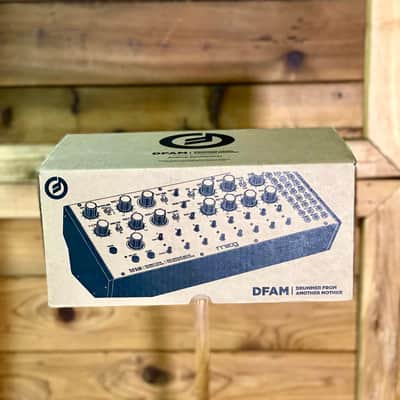 Moog DFAM Drummer From Another Mother Semi-Modular Analog Percussion Synthesizer - Black/Wood imagen 8
