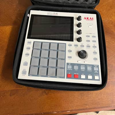 Akai MPC One Standalone MIDI Sequencer Retro Edition 2021 - Present - Grey image 8