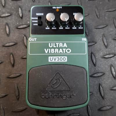 Behringer UV300 Ultra Vibrato Tremolo Pedal image 1