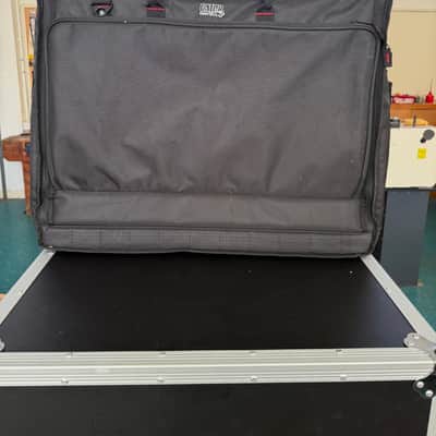 Behringer X32 Compact Digital Mixer with Custom Flight Case and Soft Carry Case image 6
