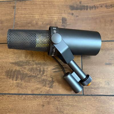Shure SM7B Cardioid Dynamic Microphone SM 7B image 6
