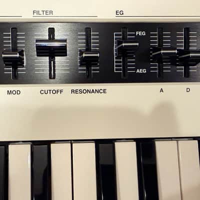 Yamaha Reface CS Virtual Analog Synth - White - Excellent Condition image 5