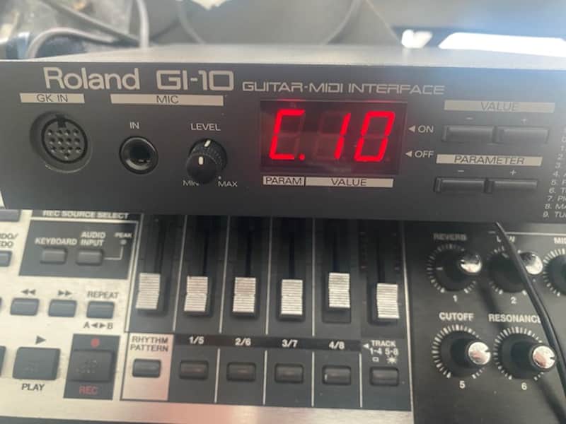 ROLAND GI-10 MIDI GUITAR INTERFACE | Reverb