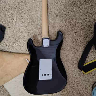 Squier Affinity Series Stratocaster with Rosewood Fretboard and RockJam Neck 2016 - 2018 - 2-Color Sunburst image 5