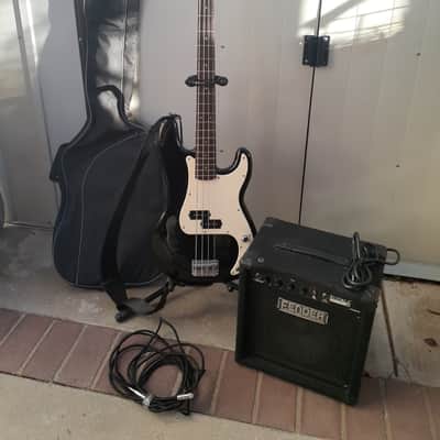 Squier Affinity Precision Bass Original P Bass Bundle Fender Rumble 15 Amp image 3