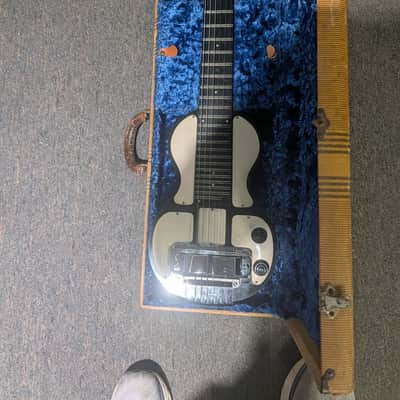 Rickenbacker Model B panda 1940-1950s - Black and White image 1
