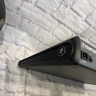 Mackie ProFX22 V1 22 Channel Passive Mixer with Effects image 10