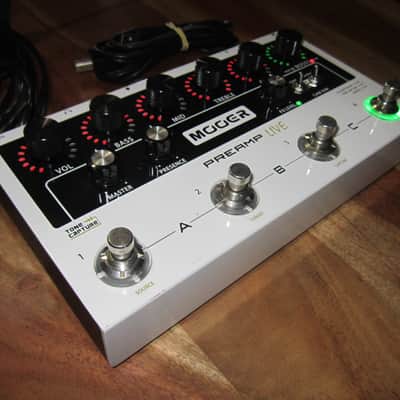Mooer Preamp LIVE 2018 - White image 3