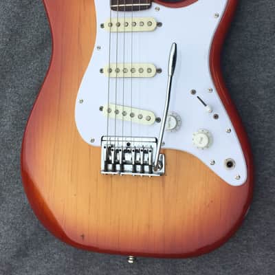 Fender Stratocaster 1984 Sienna Sunburst Rosewood Fingerboard image 2
