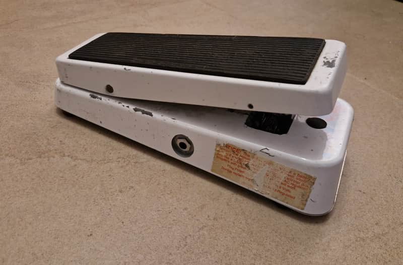 Dunlop 105Q Cry Baby Bass Wah