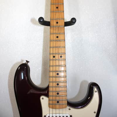 2006 Fender Standard Stratocaster Made in Mexico Midnight Wine W/Hard Shell Case image 8