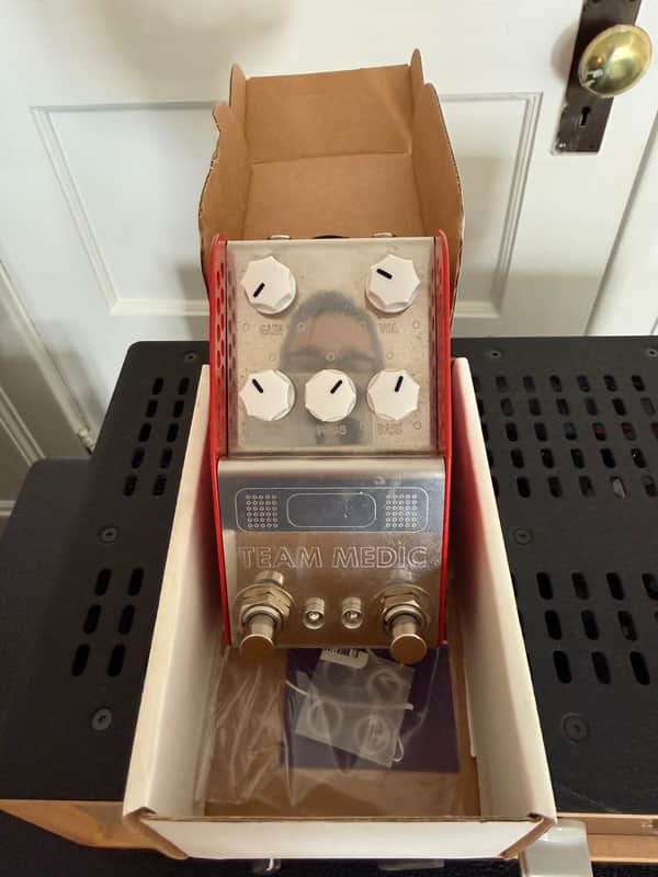 ThorpyFX Team Medic V2 Buffer / EQ / Boost 2018 - Silver/Red image 1