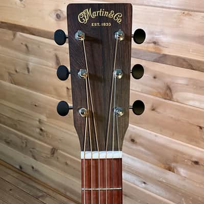 Martin 000 Jr E Sapele Acoustic Guitar - Natural image 3