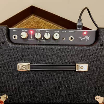 Fender Rumble 25 - Electric Bass Guitar Combo Amplifier - 25 watts image 4