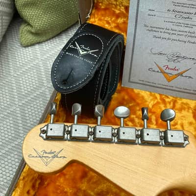 Fender Custom Shop '61 Stratocaster Relic - Lake Placid image 10