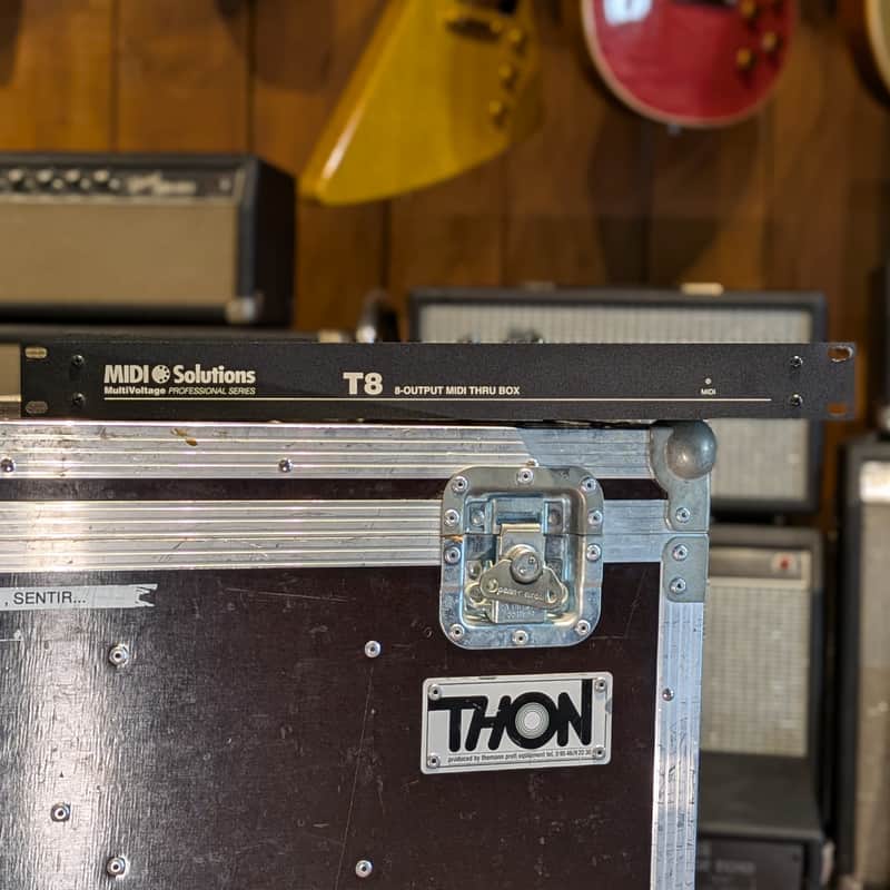 MIDI Solutions T8 black