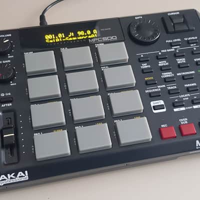 Akai MPC500 Music Production Center 2006 - 2013 - Black image 2