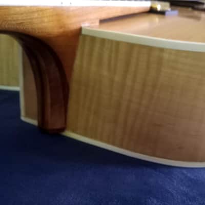 Archtop Huttl Huttl solid wood 50" natural image 9
