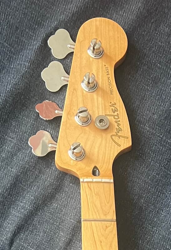 Fender Player Precision Bass Maple Neck + Tuners image 1