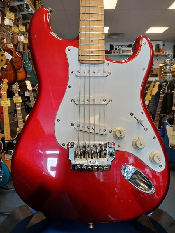 Fender American Deluxe Stratocaster Electric Guitar - Red w/ HS Case